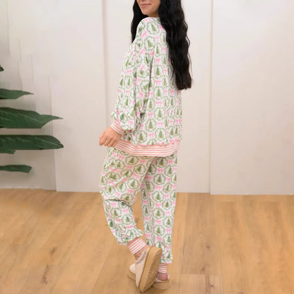 🎅🏻 Cozy Christmas Long-Sleeve Top & Pants Set